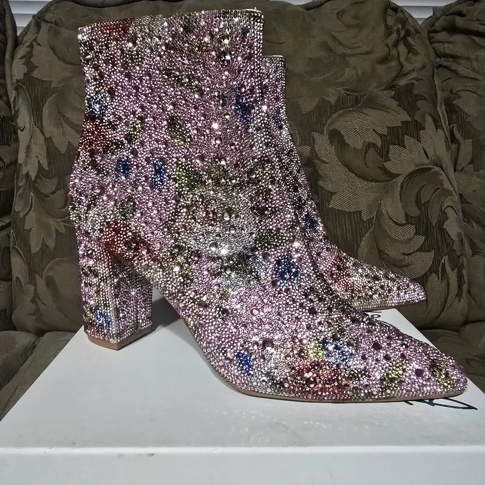 Betsey Johnson CadyF Floral Multi Boot Size 9.5 🩷